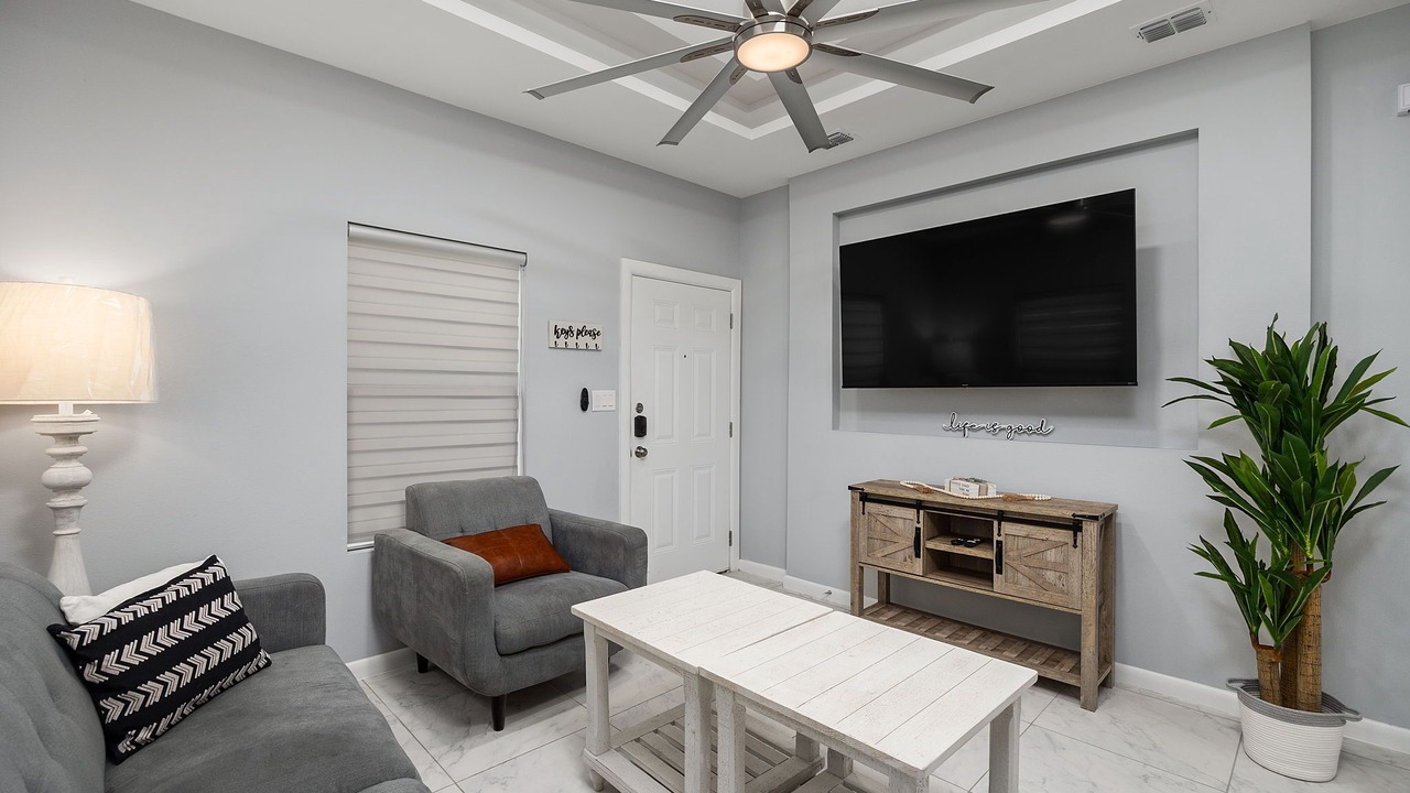Photo of Livingroom in Edinburg