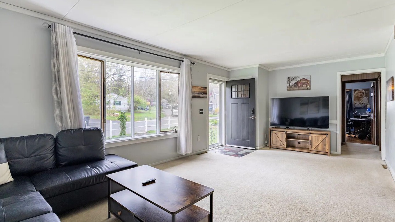 Photo of Livingroom in Northborough