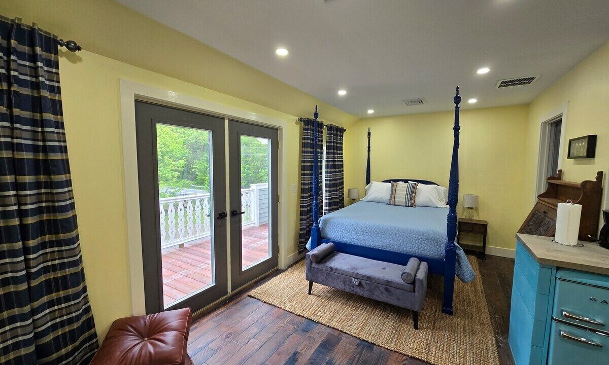 Photo of Others in New Hampton