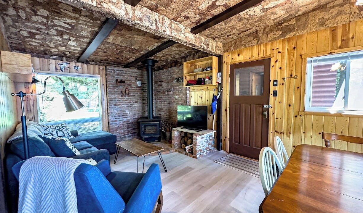 Photo of Livingroom in Irondale