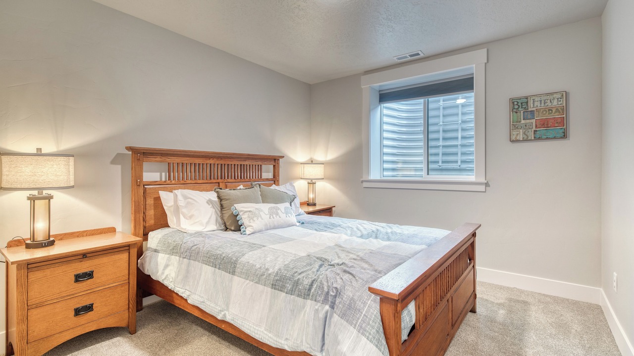 Photo of Bedroom in Garden Valley