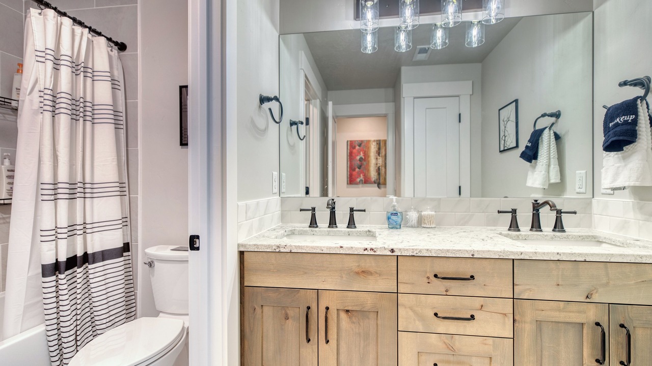 Photo of Bathroom in Garden Valley