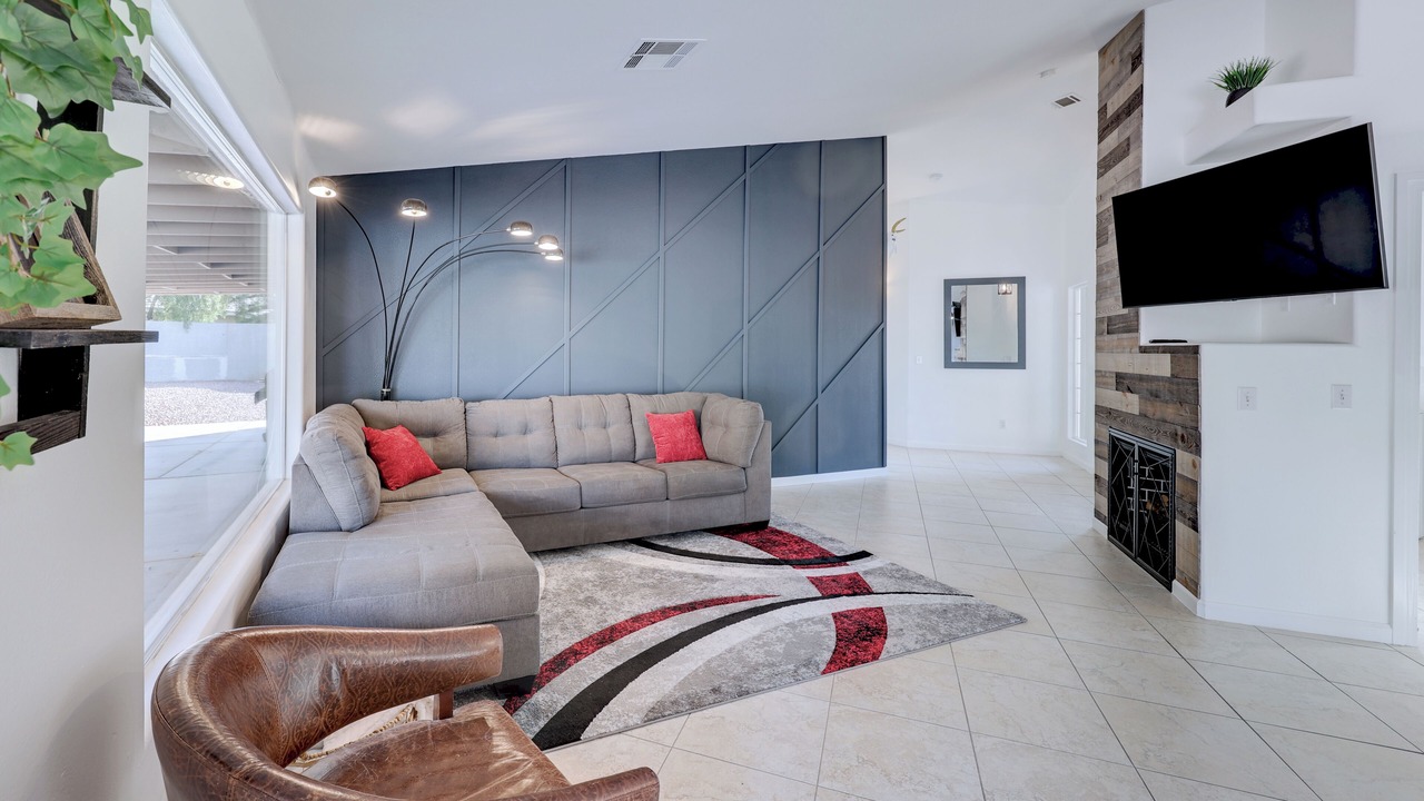 Photo of Livingroom in Enterprise