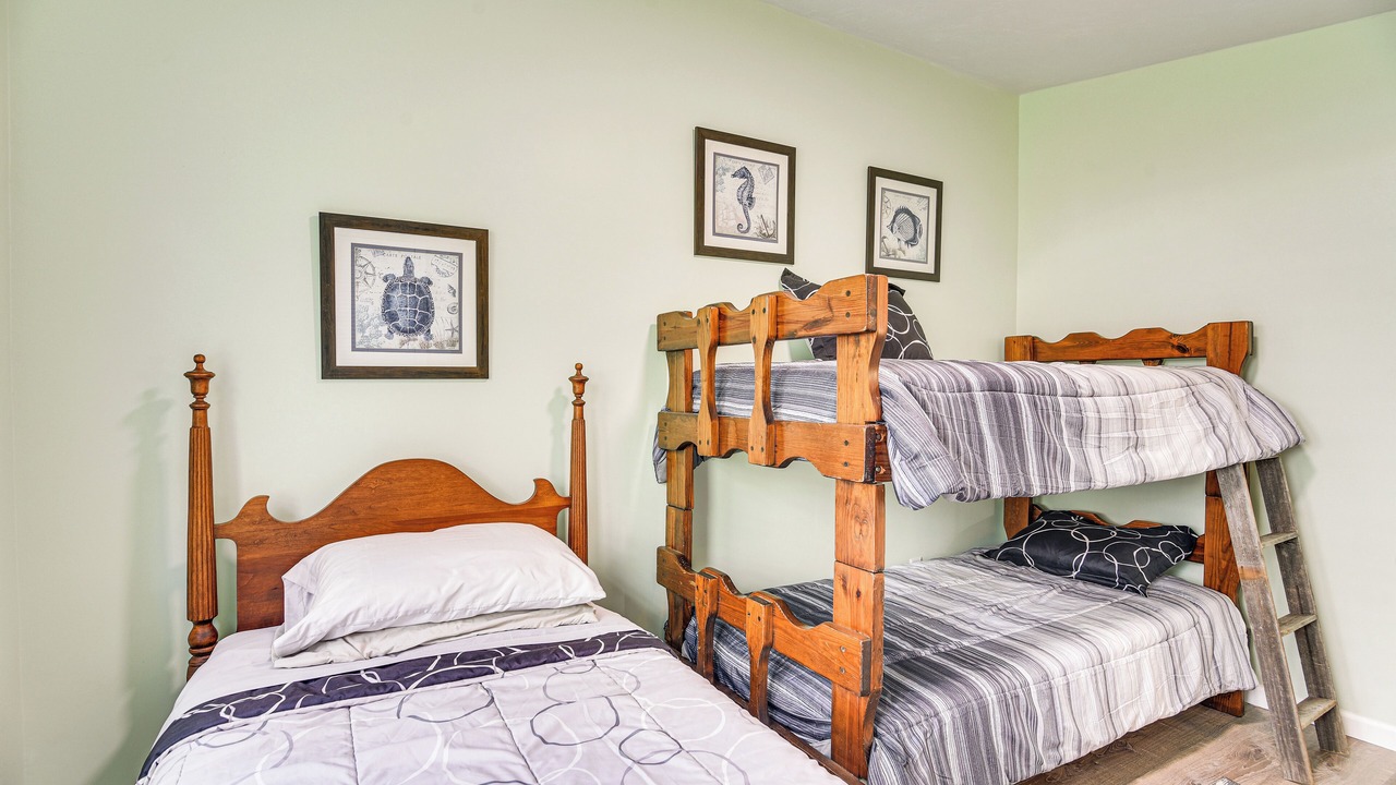 Photo of Bedroom in White Island Shores