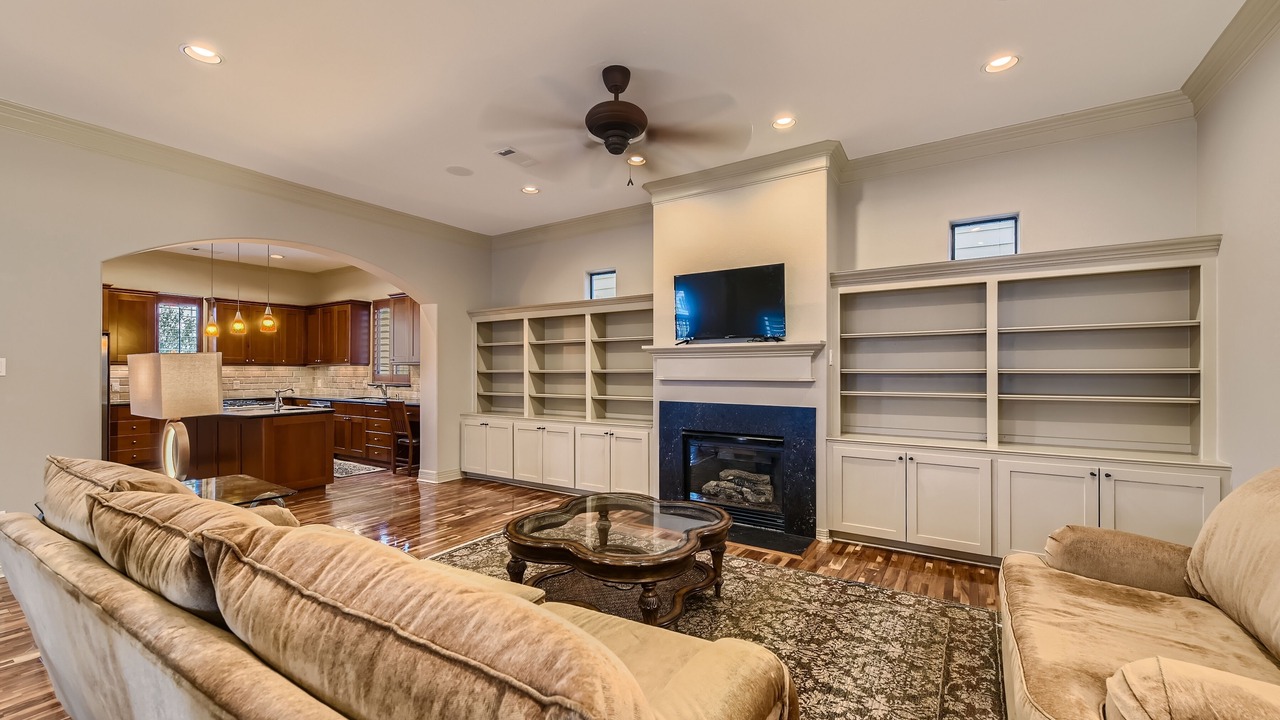 Photo of Livingroom in Washington Ave./ Memorial Park