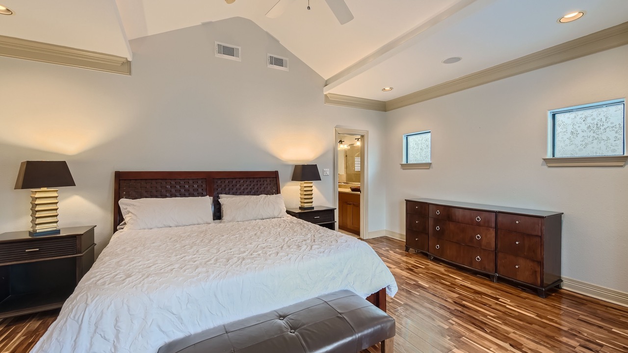 Photo of Bedroom in Washington Ave./ Memorial Park
