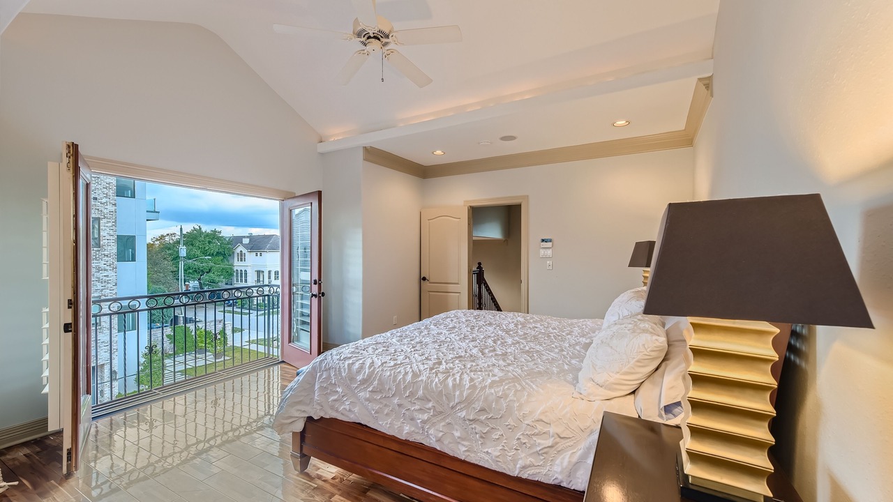 Photo of Bedroom in Washington Ave./ Memorial Park