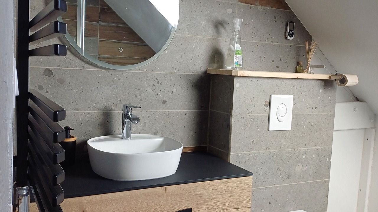 Photo of Bathroom in Vains