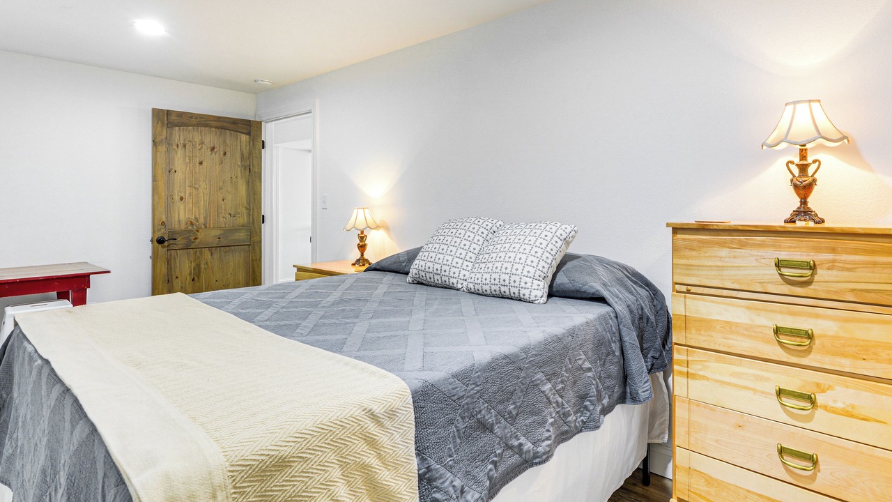 Photo of Bedroom in Squires
