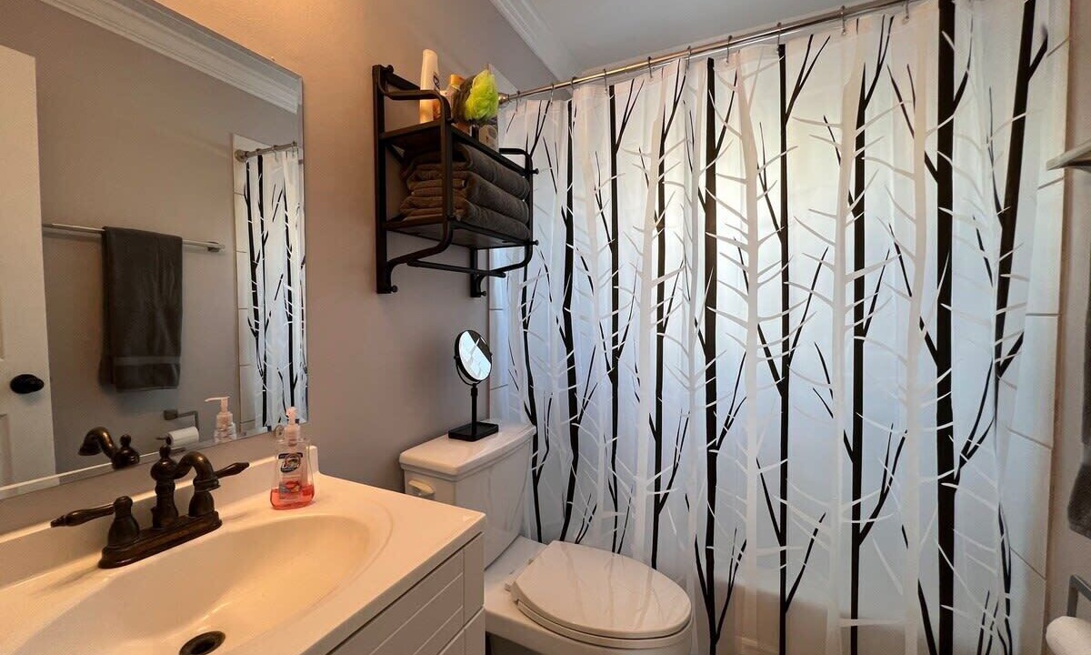 Photo of Bathroom in Highlands - Perkins