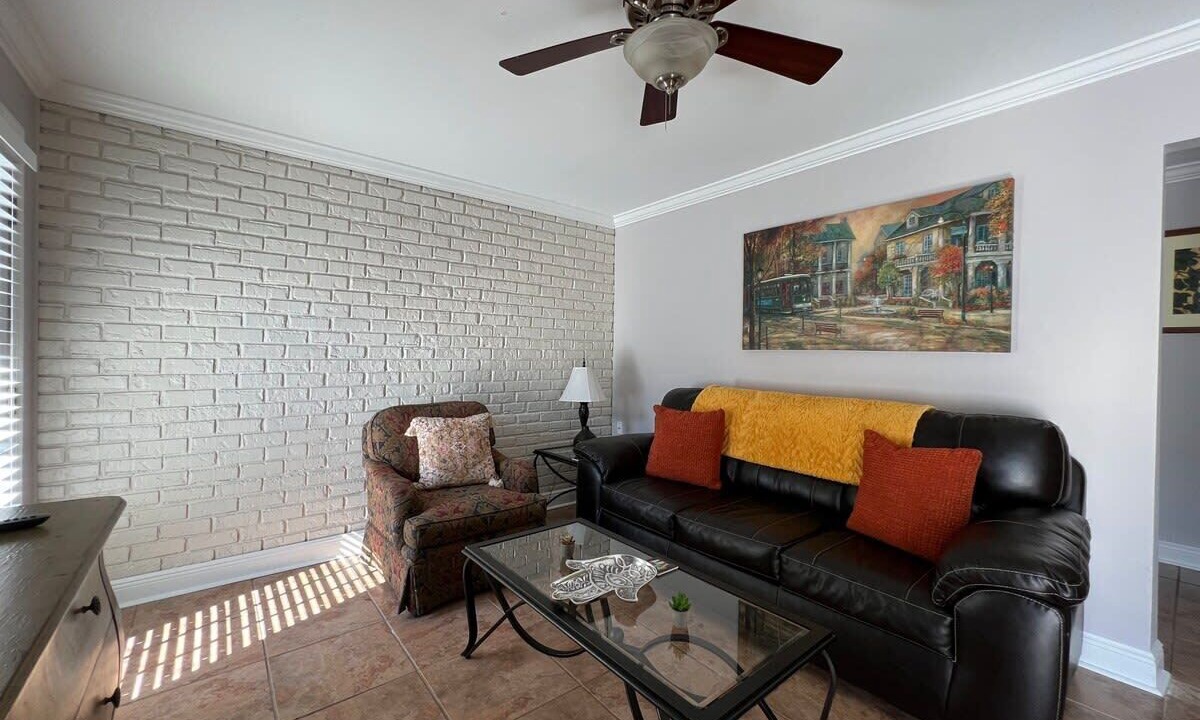 Photo of Livingroom in Highlands - Perkins