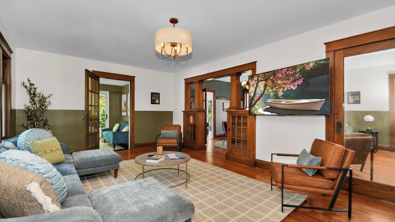 Photo of Livingroom in Northshore Triangle