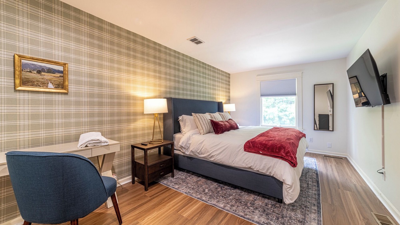 Photo of Bedroom in Northshore Triangle