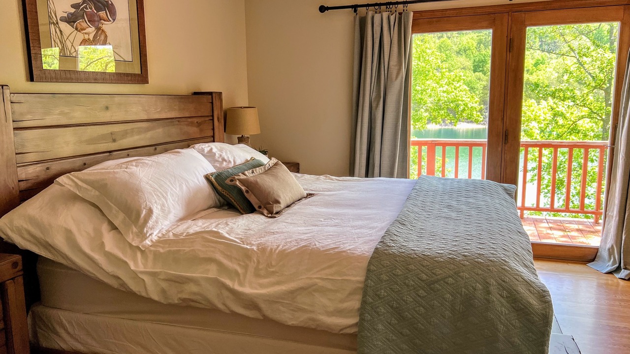 Photo of Bedroom in Eureka Springs
