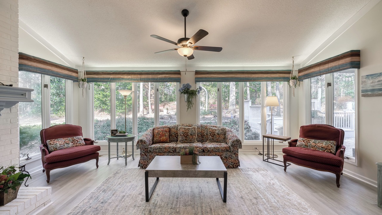 Photo of Livingroom in Johns Creek