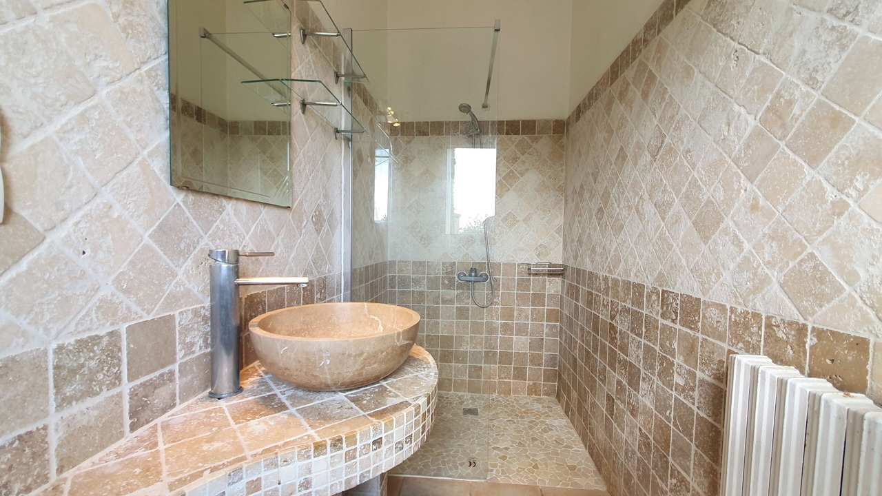 Photo of Bathroom in Homps