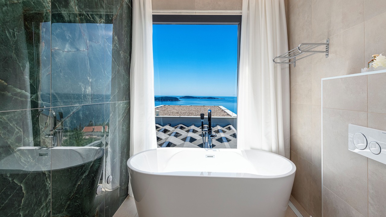 Photo of Bathroom in Plat