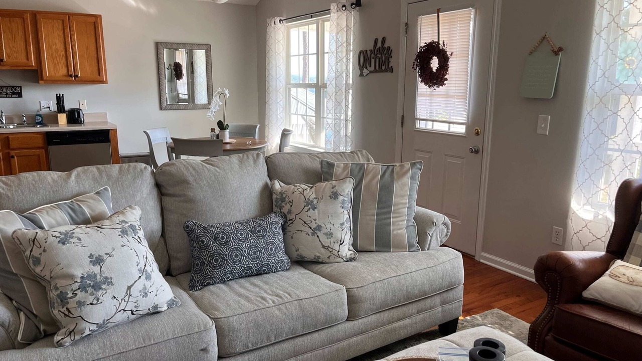 Photo of Livingroom in Leesburg