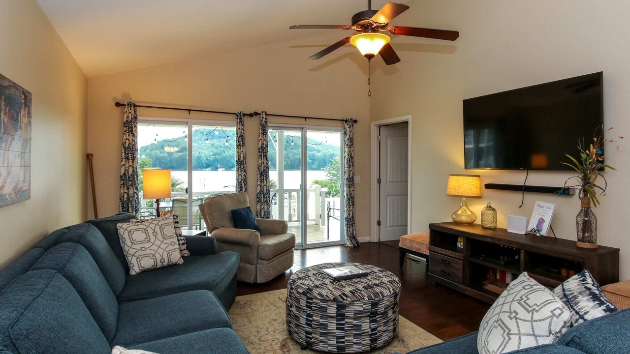 Photo of Livingroom in Leesburg