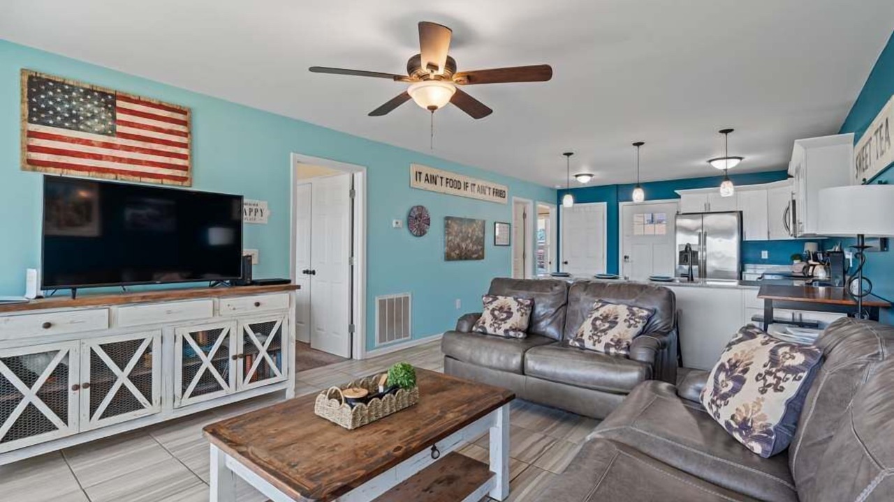 Photo of Livingroom in Leesburg