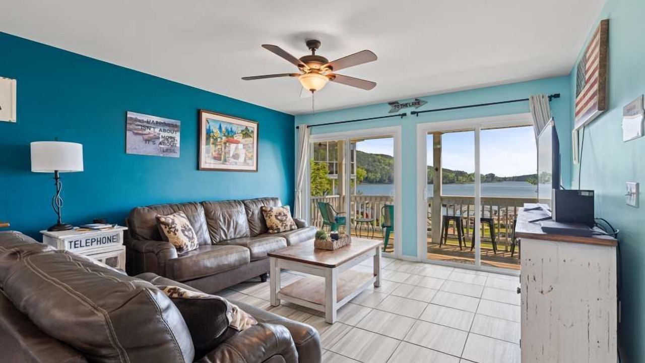Photo of Livingroom in Leesburg