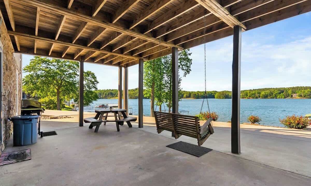 Photo of Outdoor in Six Mile