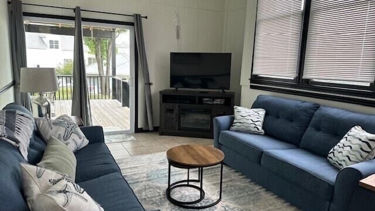 Photo of Livingroom in Leesburg