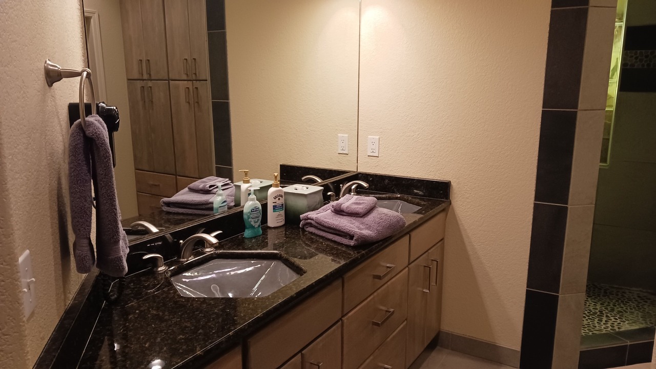 Photo of Bathroom in Klamath Falls