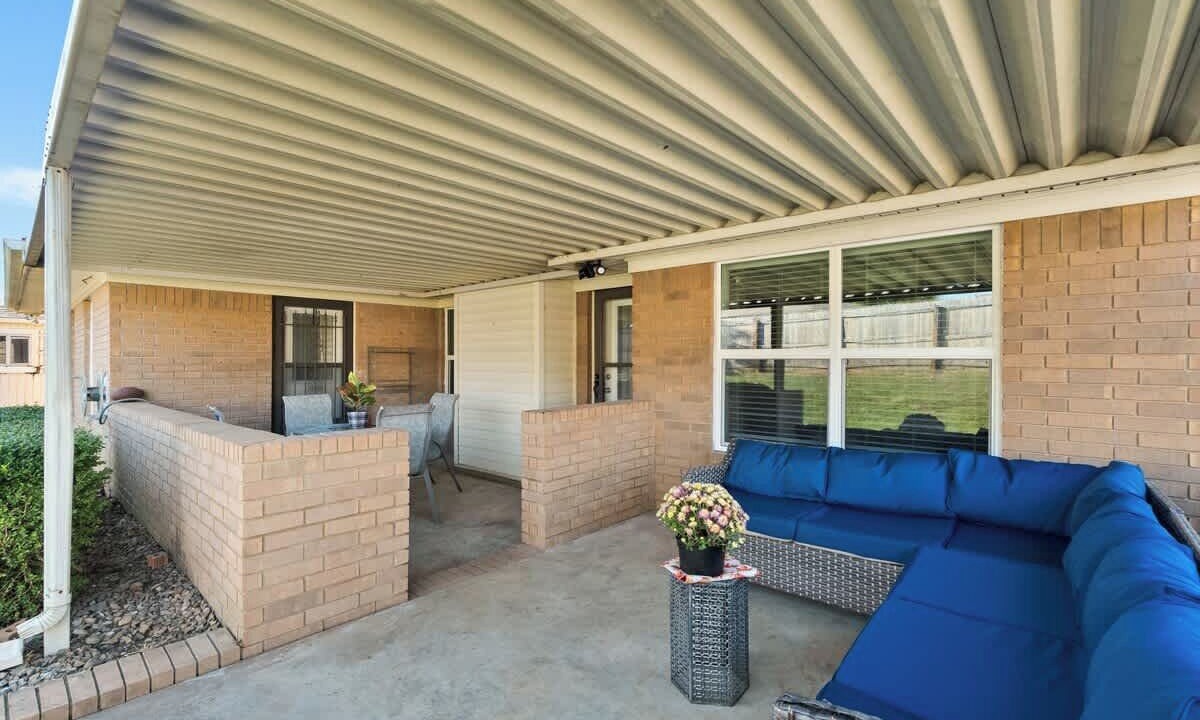 Photo of Patio Balcony in Van Buren