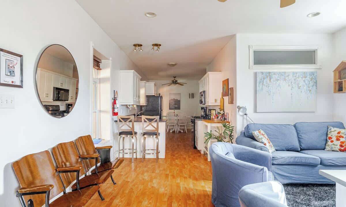 Photo of Livingroom in Belleville