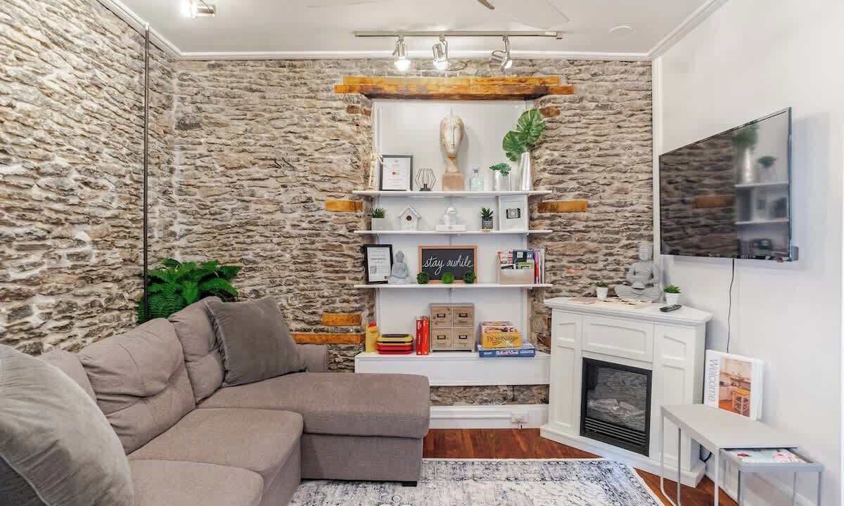 Photo of Livingroom in Belleville