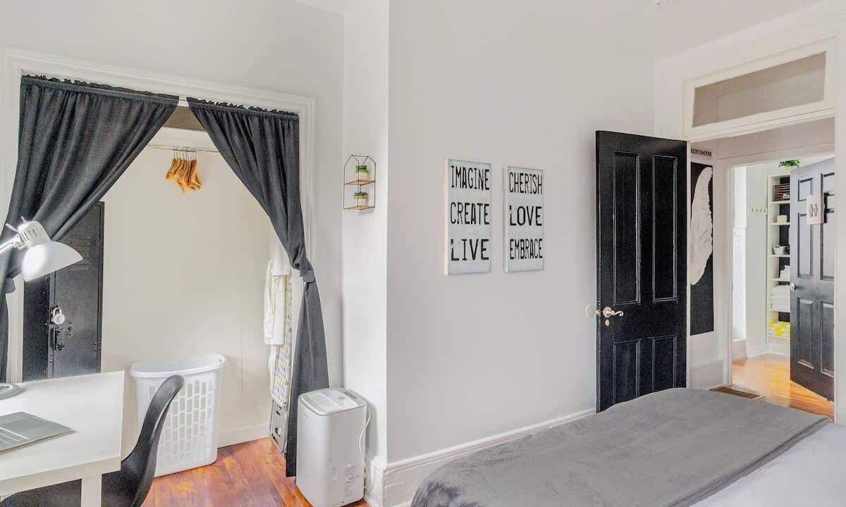 Photo of Bedroom in Belleville