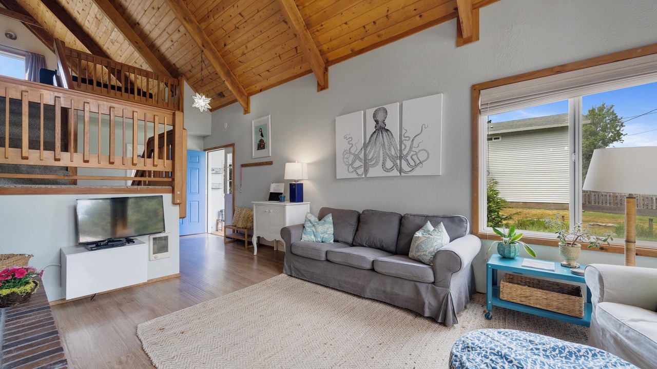 Photo of Livingroom in Rockaway Beach