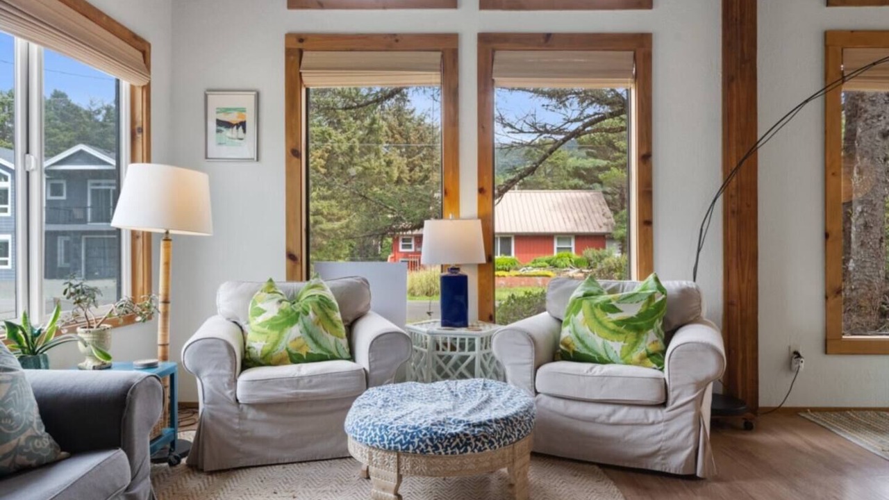 Photo of Livingroom in Rockaway Beach