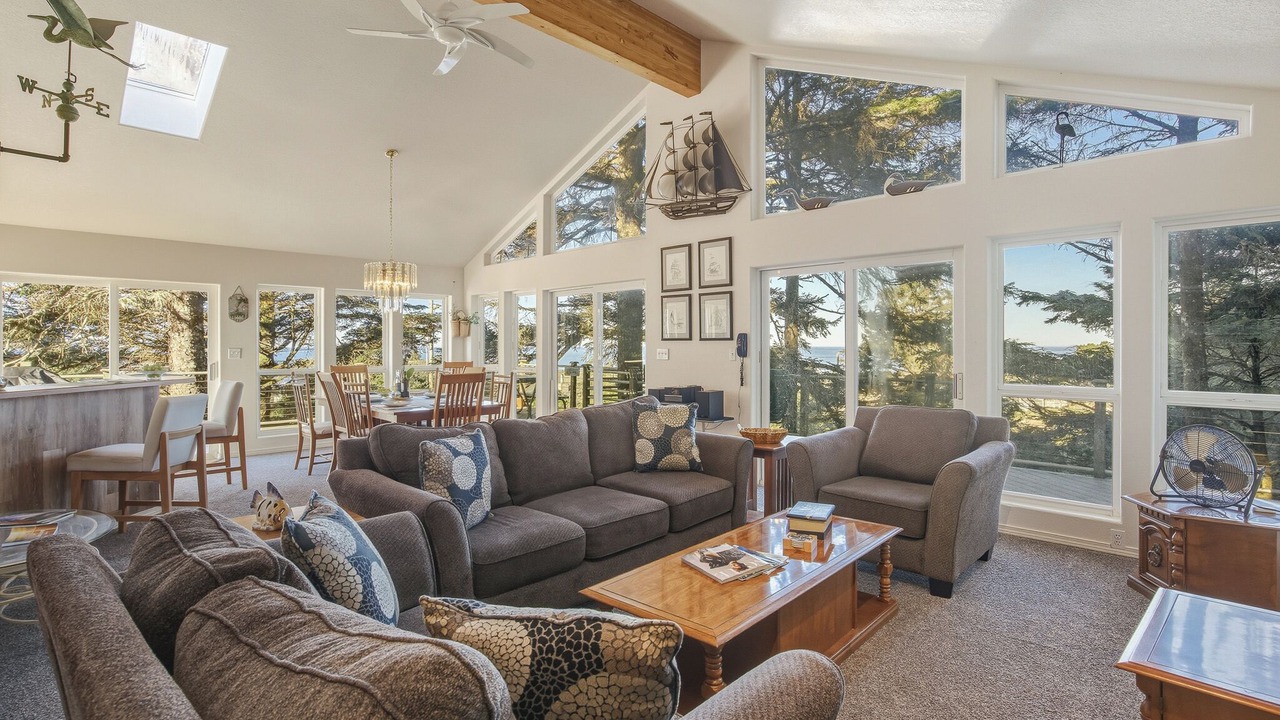 Photo of Livingroom in Cape Meares