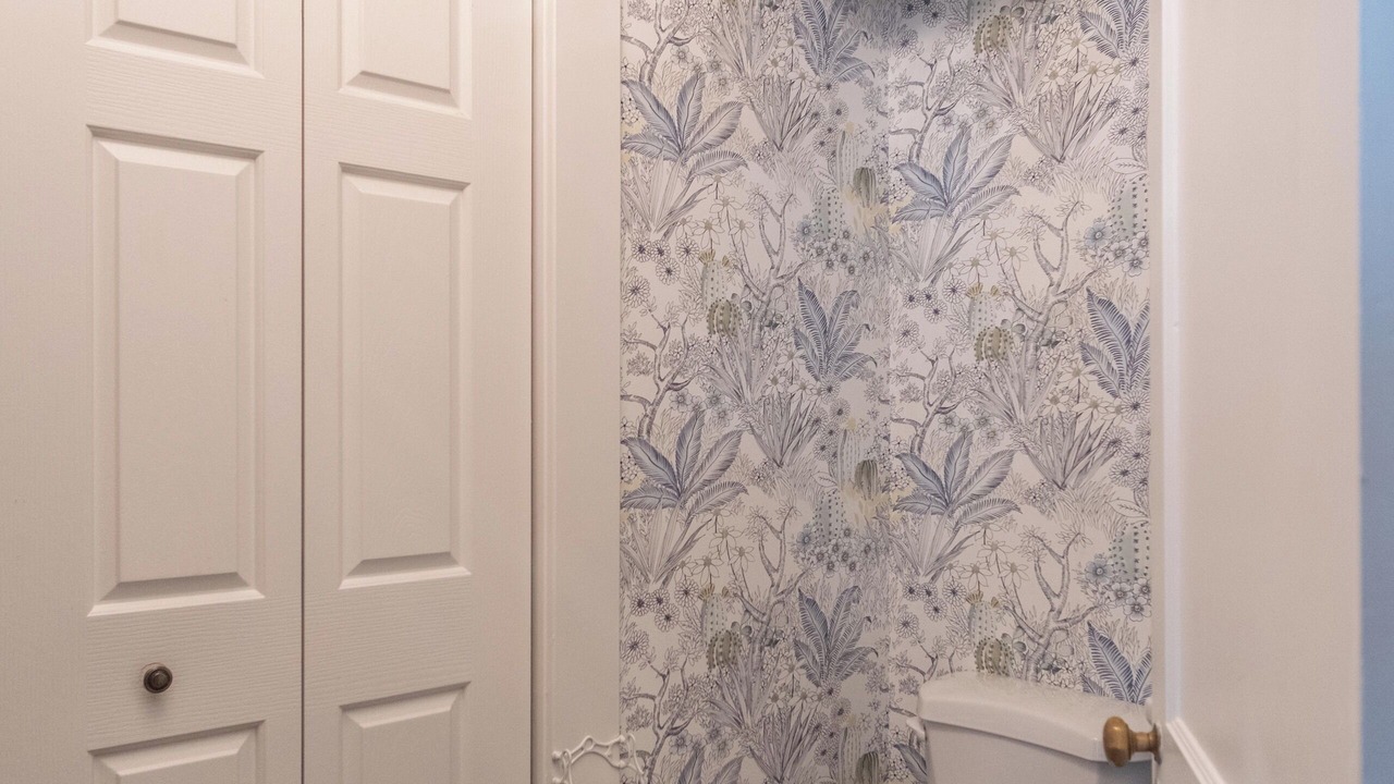 Photo of Bathroom in Central Gardens