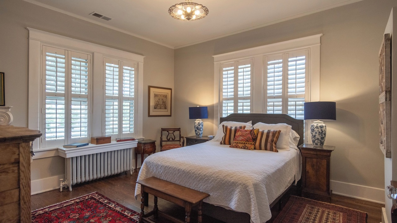 Photo of Bedroom in Central Gardens