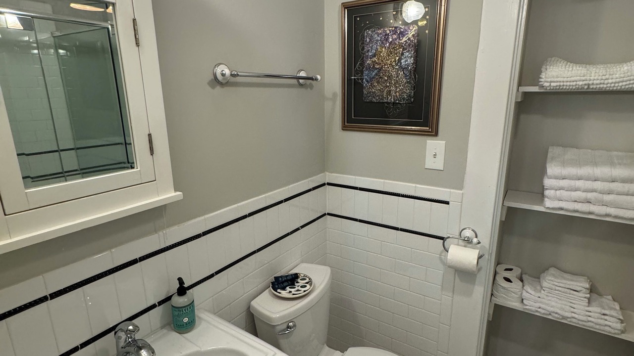Photo of Bathroom in Central Gardens
