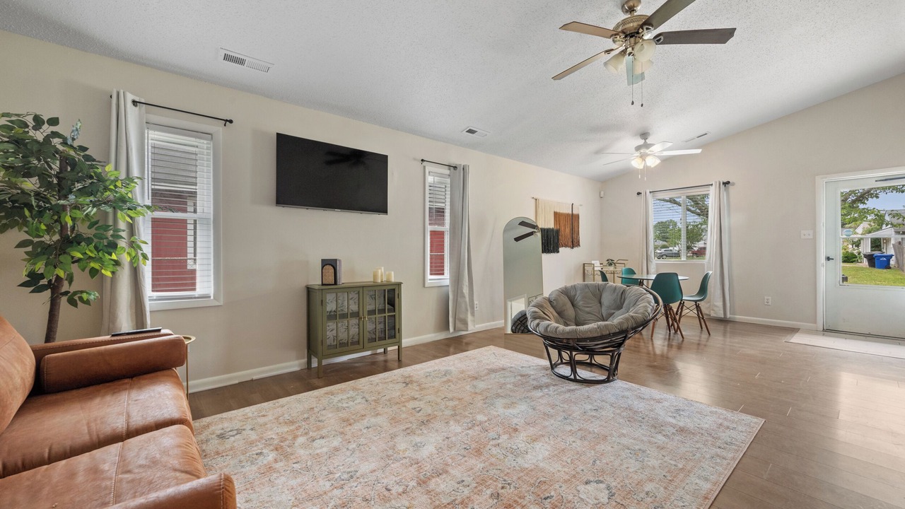 Photo of Livingroom in Churchland