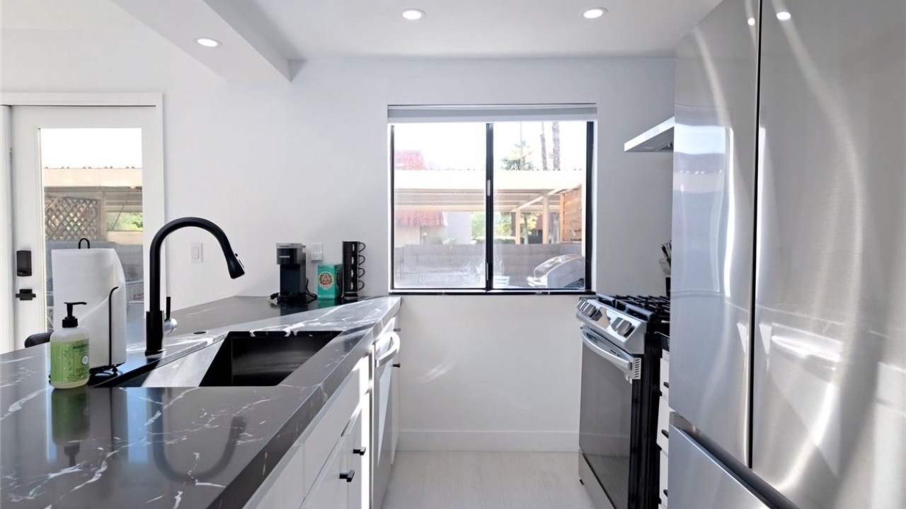 Photo of Kitchen in Racquet Club Estates