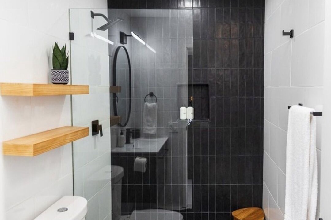 Photo of Bathroom in Racquet Club Estates