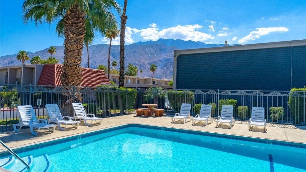Photo of Outdoor in Racquet Club Estates