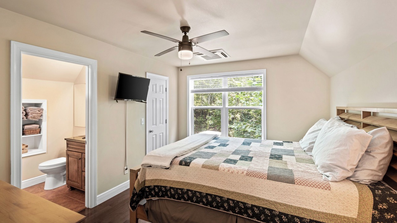 Photo of Bedroom in Lovingston