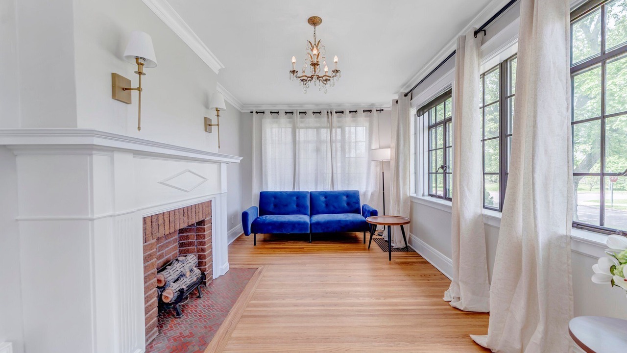 Photo of Livingroom in Niagara Falls