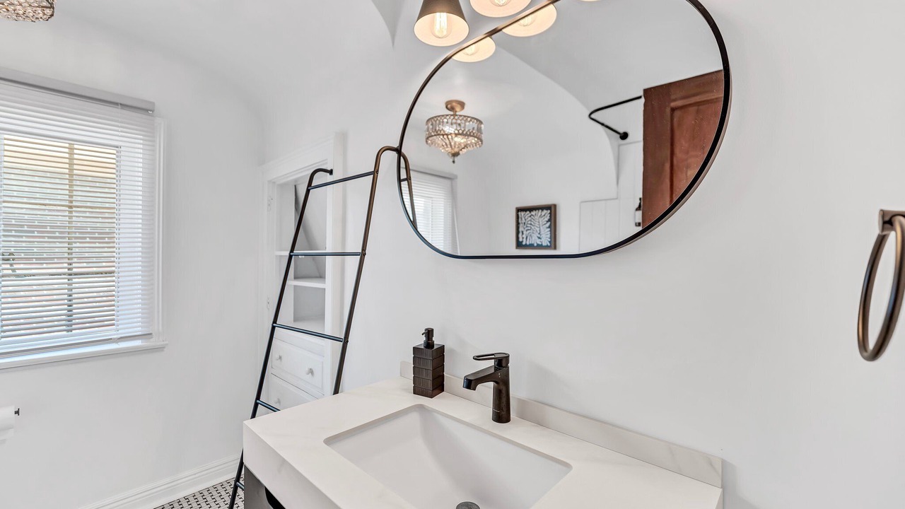 Photo of Bathroom in Niagara Falls