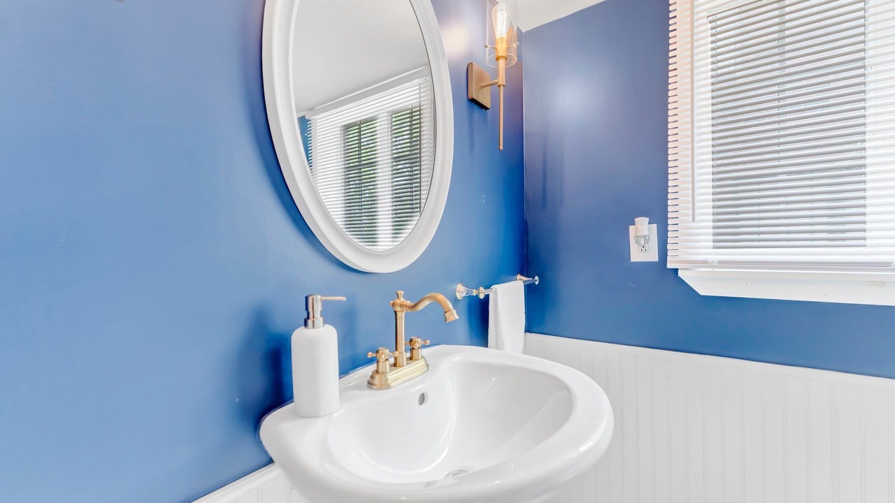Photo of Bathroom in Niagara Falls