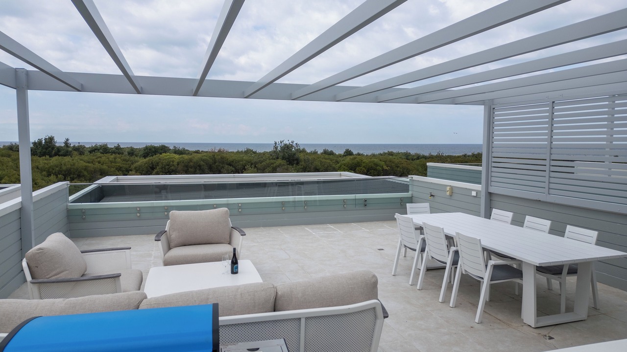 Photo of Others in Magenta Shores