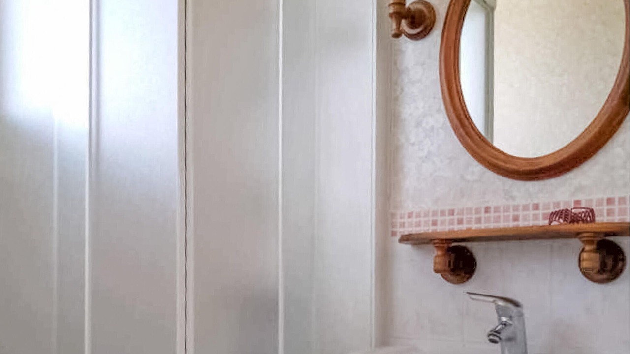 Photo of Bathroom in Ceaux-d'Allegre