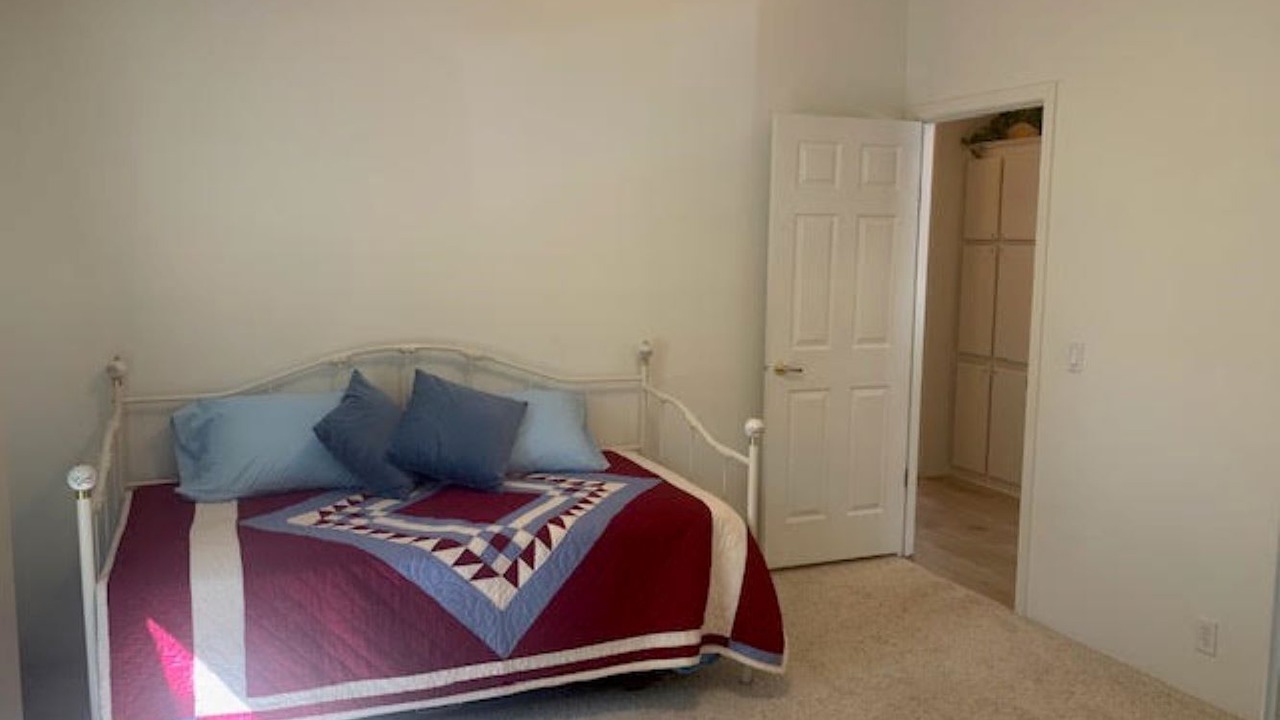 Photo of Bedroom in Shady Cove