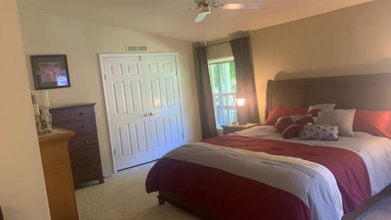 Photo of Bedroom in Shady Cove